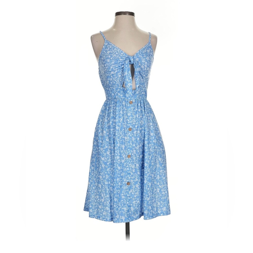 Beautiful medium floral blue dress